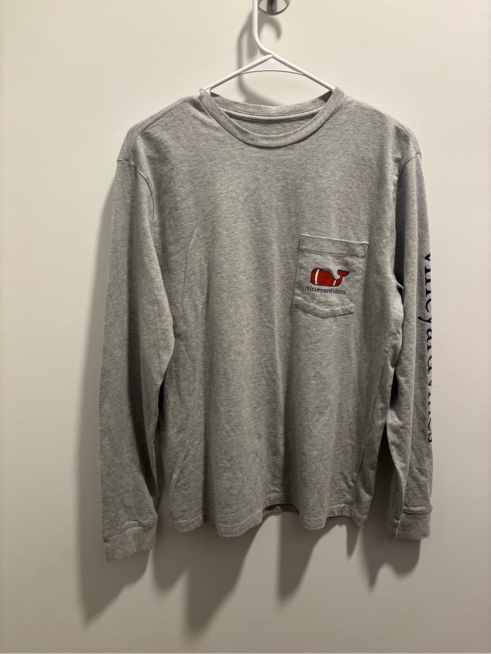 Vineyard Vines Heather Gray Long-Sleeve Pocket Tee with Red Whale